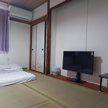 Lucky House Guest House Ōsaka Extérieur photo