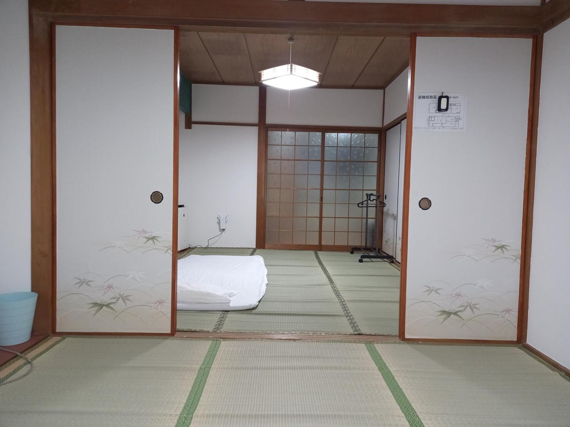 Lucky House Guest House Ōsaka Extérieur photo